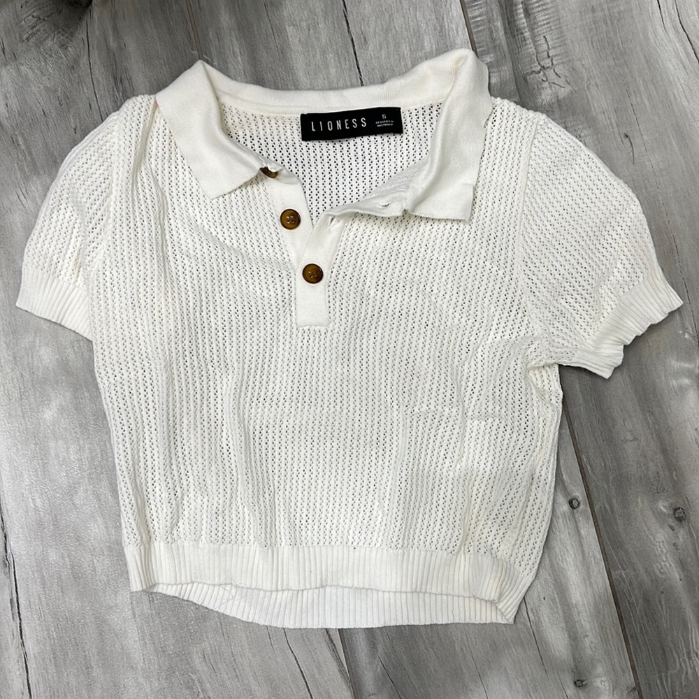 Cropped collared tee
